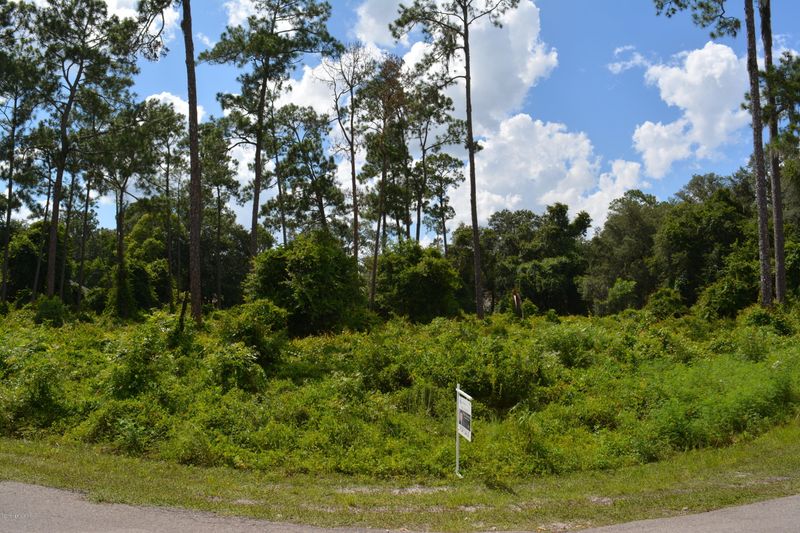 8860 Shores Pl, Melrose, FL 32666