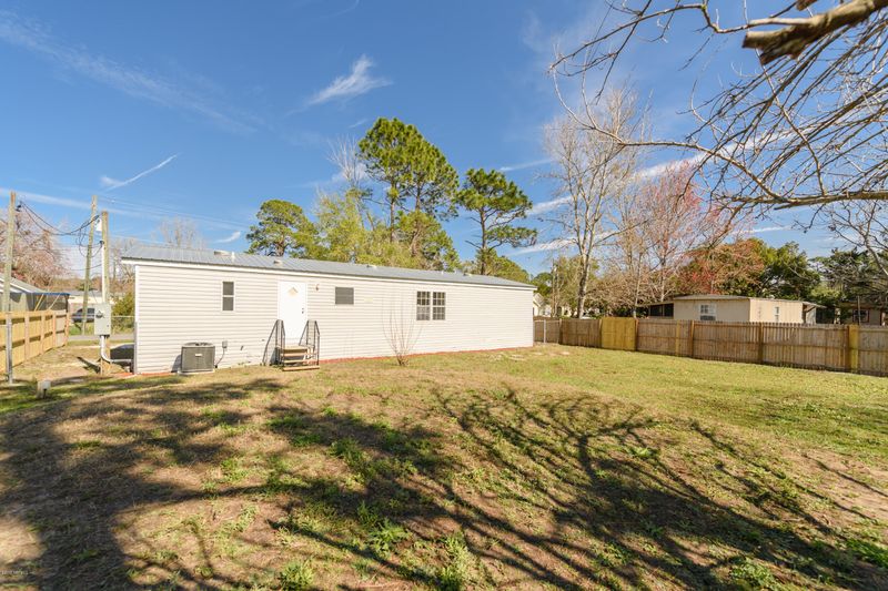 887 W 8th St, St Augustine, FL 32084