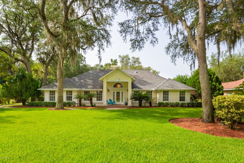 888 White Eagle Cir, St Augustine, FL 32086