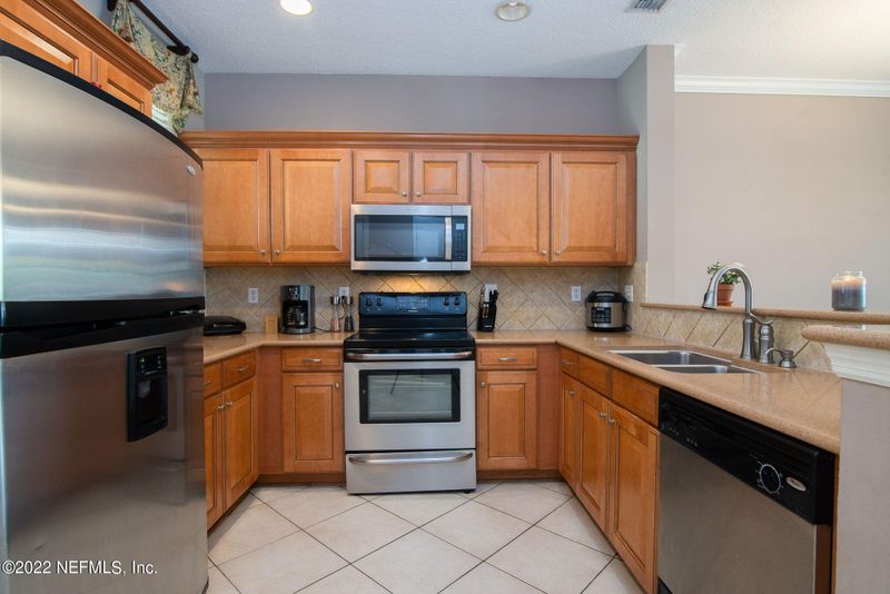 8883 Shell Island Dr, Jacksonville, FL 32216