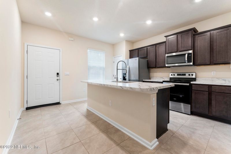 889 Gate Run Rd, Jacksonville, FL 32211