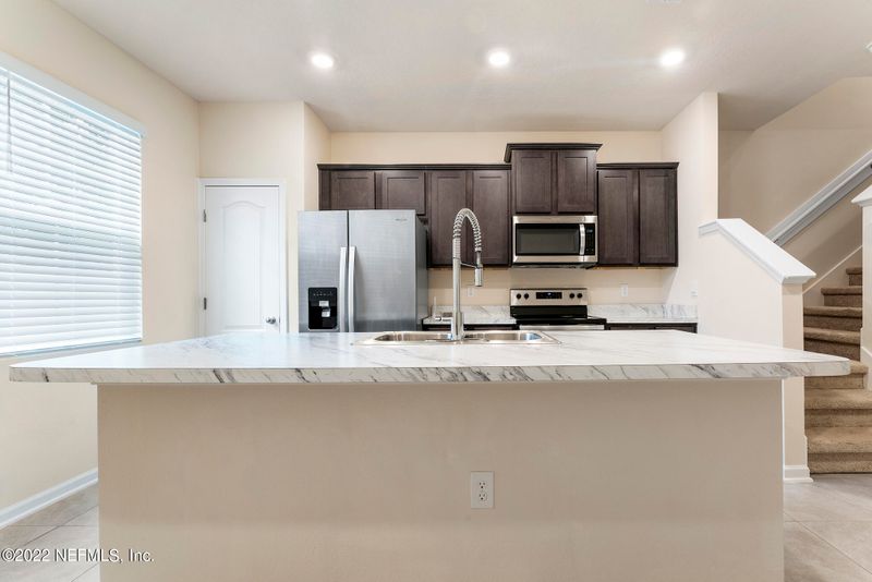 889 Gate Run Rd, Jacksonville, FL 32211