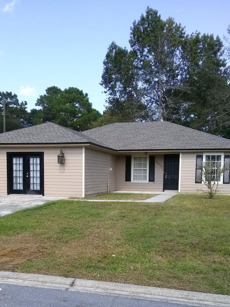 8893 Riverine Ct, Jacksonville, FL 32210