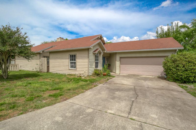8895 Chambore Dr, Jacksonville, FL 32256