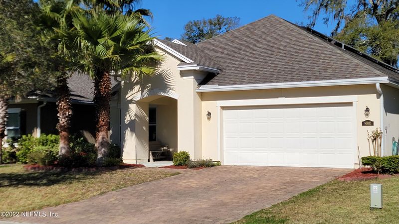 8906 Devon Pines Dr, Jacksonville, FL 32211