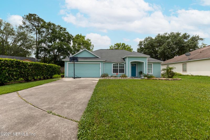 8922 Castle Rock Dr, Jacksonville, FL 32221