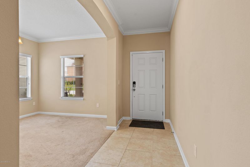 8924 Devon Pines Dr, Jacksonville, FL 32211