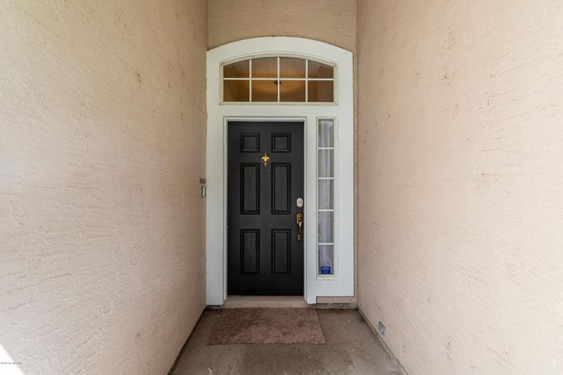 8931 Fallsmill Dr, Jacksonville, FL 32244