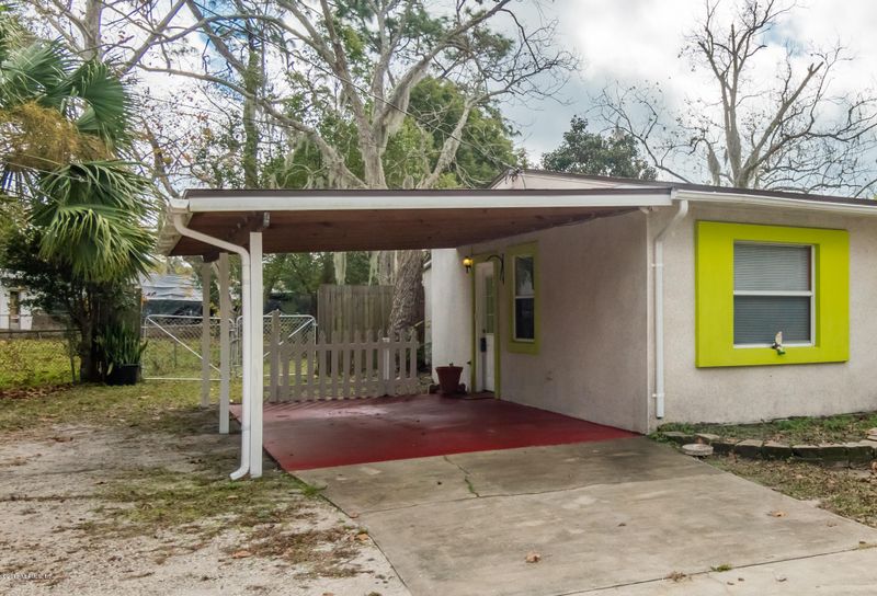 8956 Macarthur Ct S, Jacksonville, FL 32216