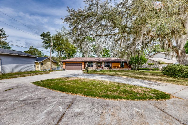 897 Arthur Moore Dr, Green Cove Springs, FL 32043