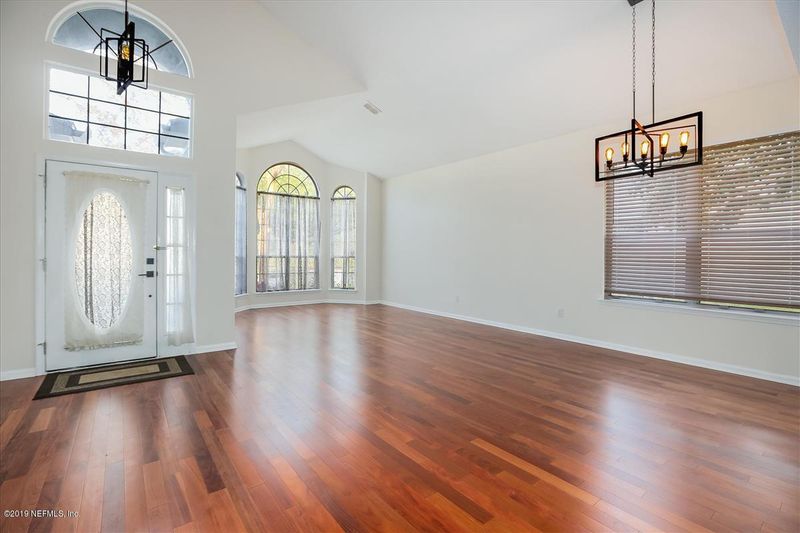 8987 Hampton Landing Dr E, Jacksonville, FL 32256