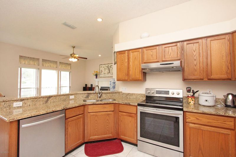 8990 Elizabeth Falls Dr, Jacksonville, FL 32257