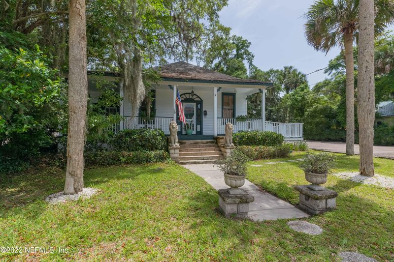 9 Sanchez Ave, St Augustine, FL 32084