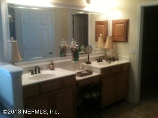 900 Raindrop Ln, Middleburg, FL 32068