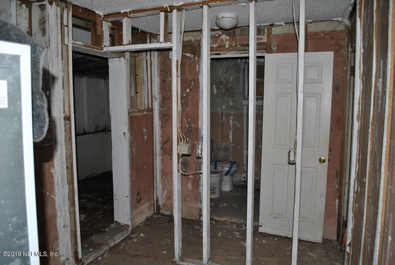 9008 Adams Ave, Jacksonville, FL 32208