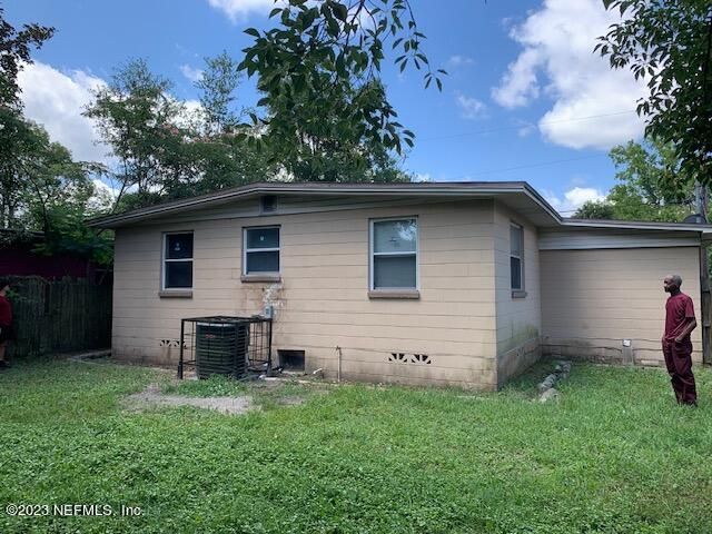 9009 Jefferson Ave, Jacksonville, FL 32208