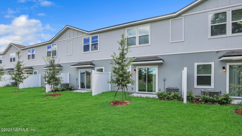 9031 Gifford Dr, Jacksonville, FL 32220