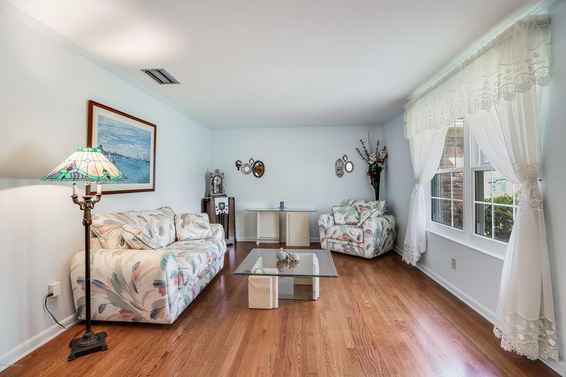 904 Parkridge Cir W, Jacksonville, FL 32211