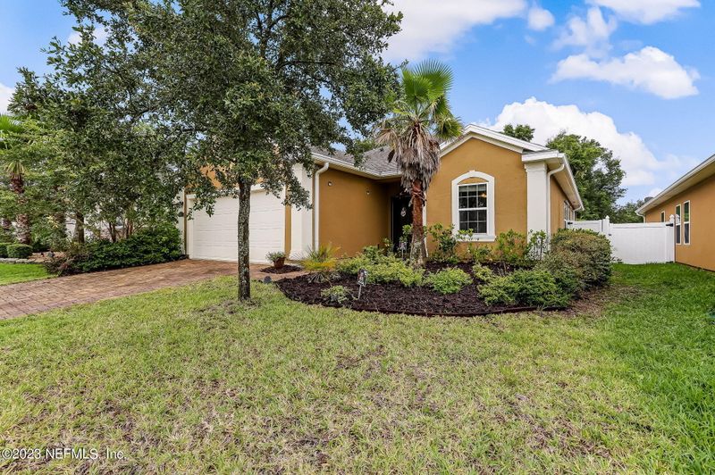 9044 Devon Pines Dr, Jacksonville, FL 32211