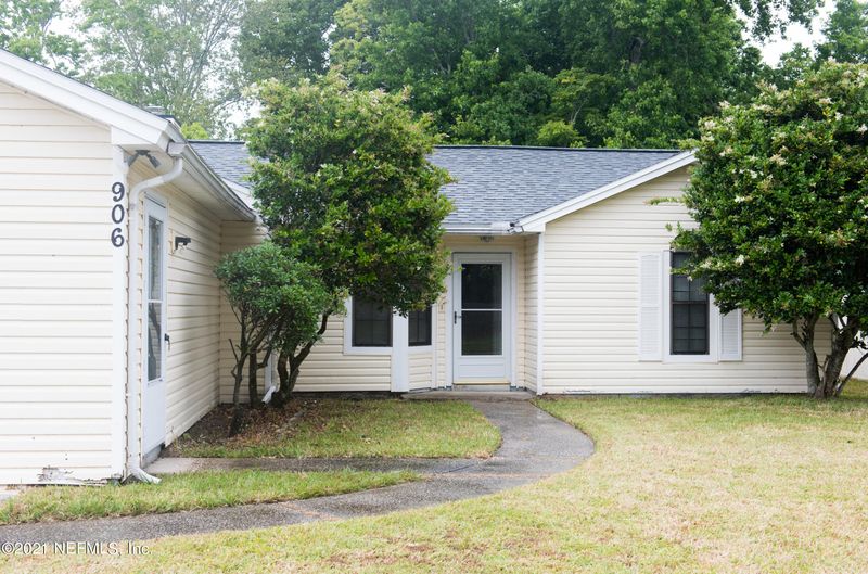 906 Aries Rd W, Jacksonville, FL 32216