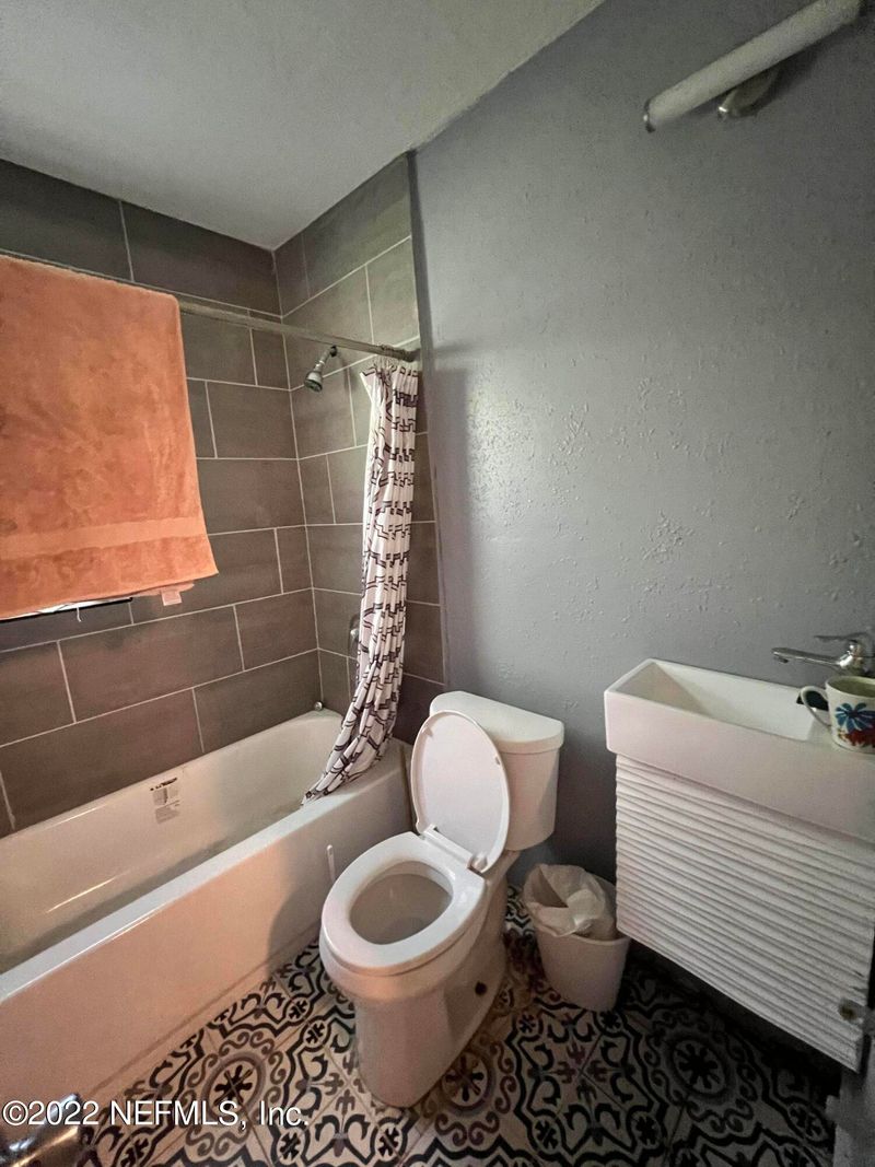 9070 2nd Ave, Jacksonville, FL 32208