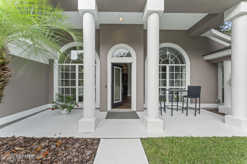 9082 Hampton Landing Dr E, Jacksonville, FL 32256