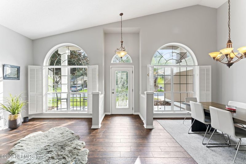 9082 Hampton Landing Dr E, Jacksonville, FL 32256