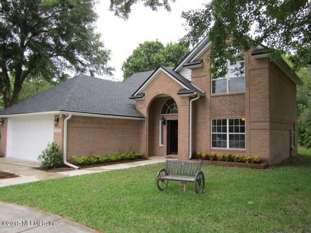 909 Deer Chase Dr, St Augustine, FL 32086