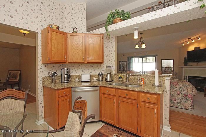 9093 Prosperity Lake Dr, Jacksonville, FL 32244