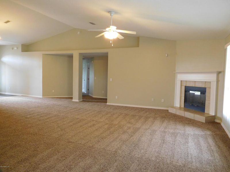9094 Hawkeye Dr, Jacksonville, FL 32221