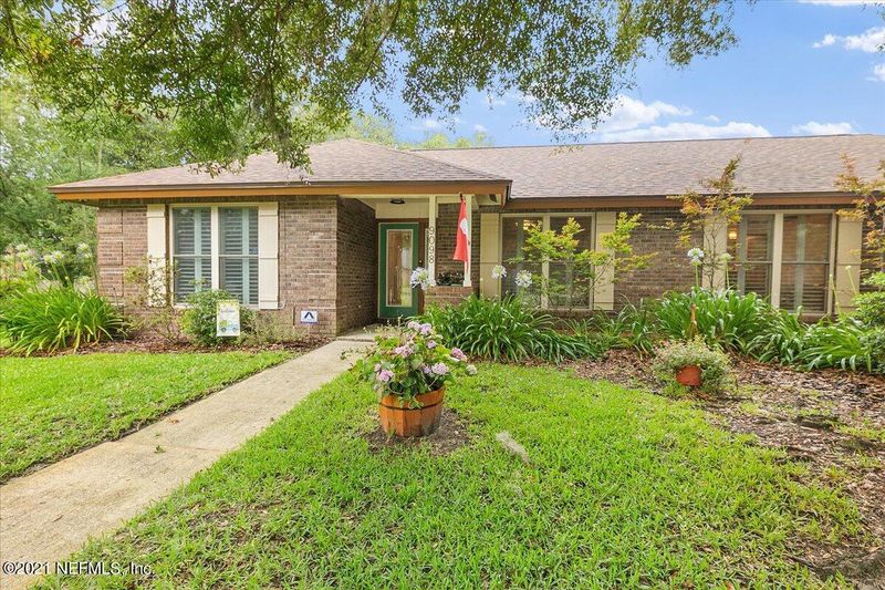 9098 Barnstaple Ln, Jacksonville, FL 32257