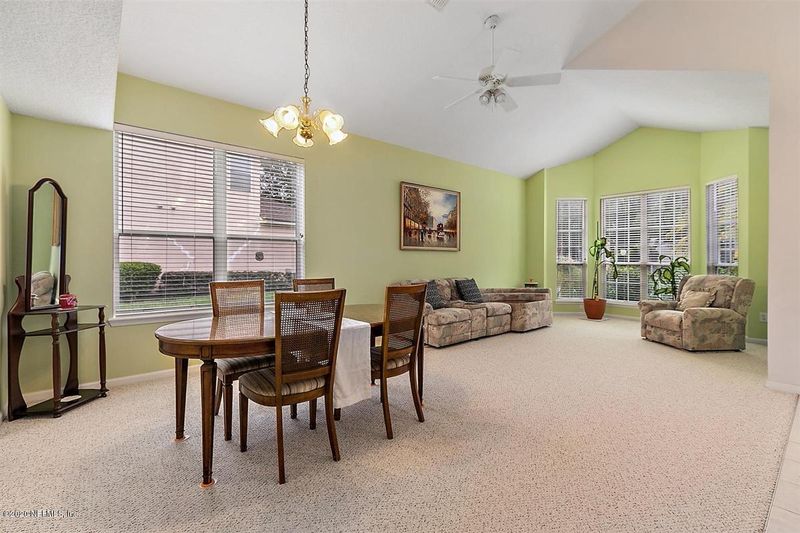 9098 Hampton Landing Dr E, Jacksonville, FL 32256