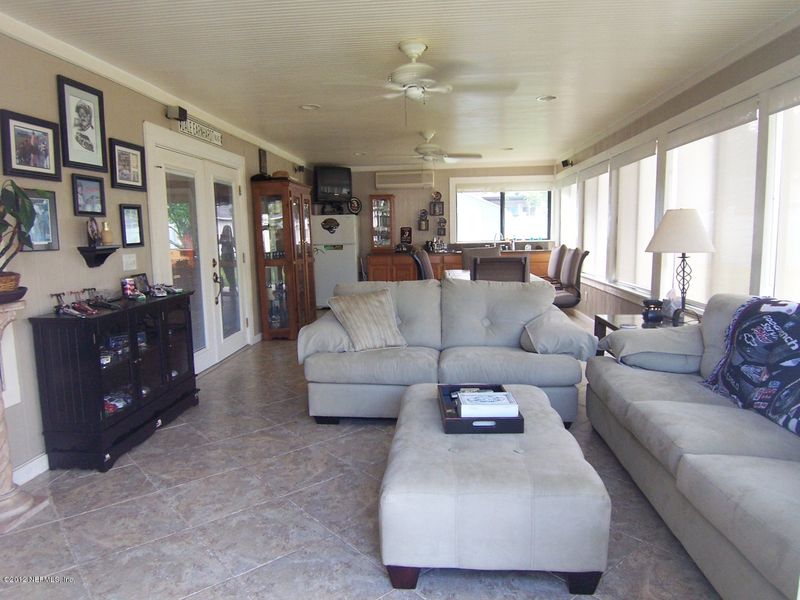 9098 Rockpond Meadows Dr, Jacksonville, FL 32221