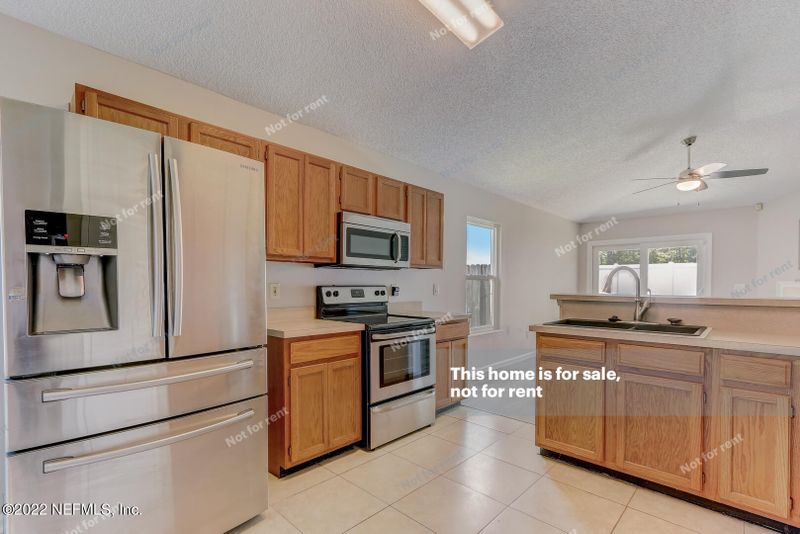 9099 Prosperity Lake Dr, Jacksonville, FL 32244