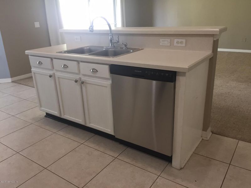 910 Mystic Harbor Dr, Jacksonville, FL 32225