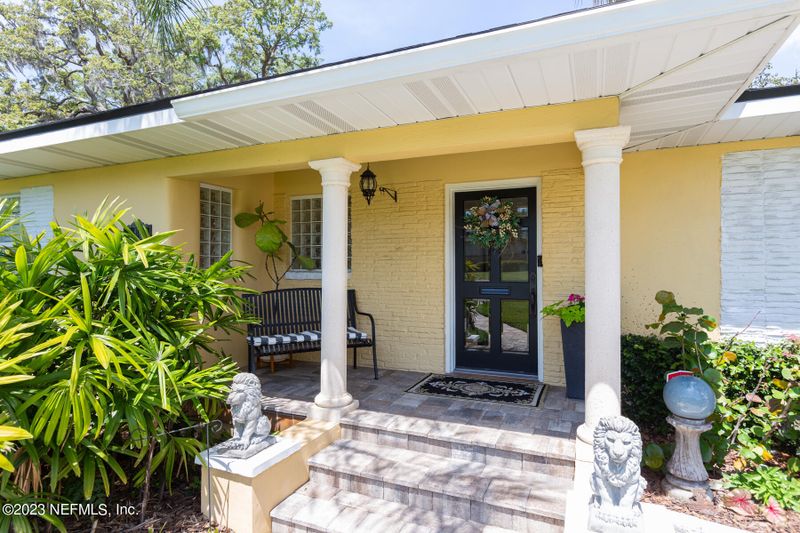 911 Granada Blvd S, Jacksonville, FL 32207