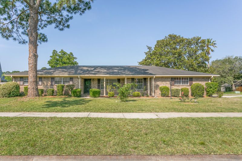 9110 Warwickshire Rd, Jacksonville, FL 32257