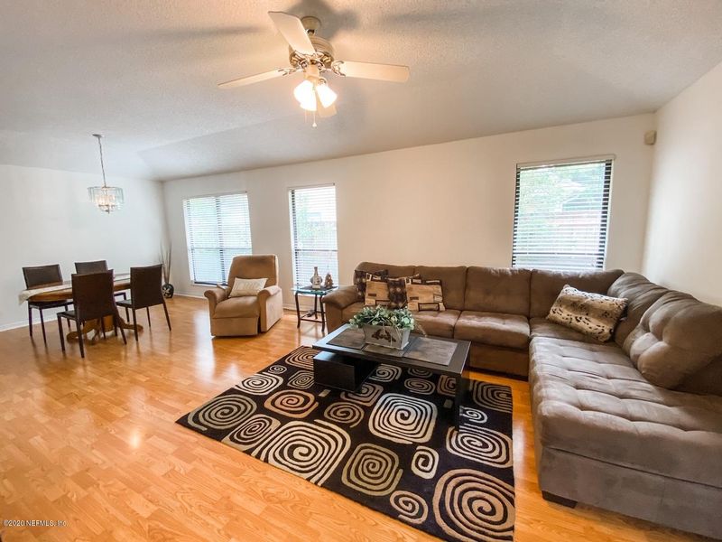 9113 Shalamar Ct, Jacksonville, FL 32257