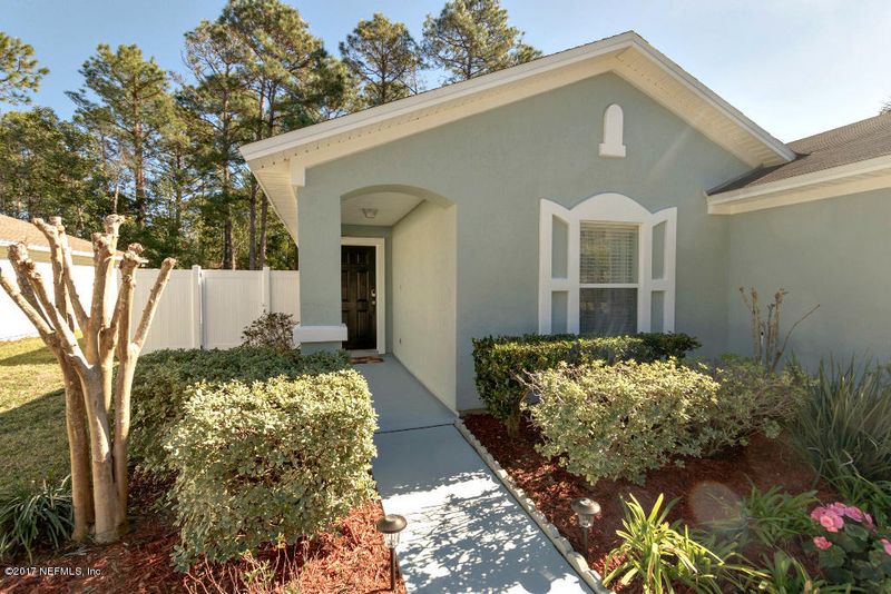 913 Collinswood Dr W, Jacksonville, FL 32225