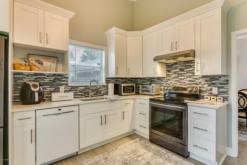 9134 Runnymeade Rd, Jacksonville, FL 32257