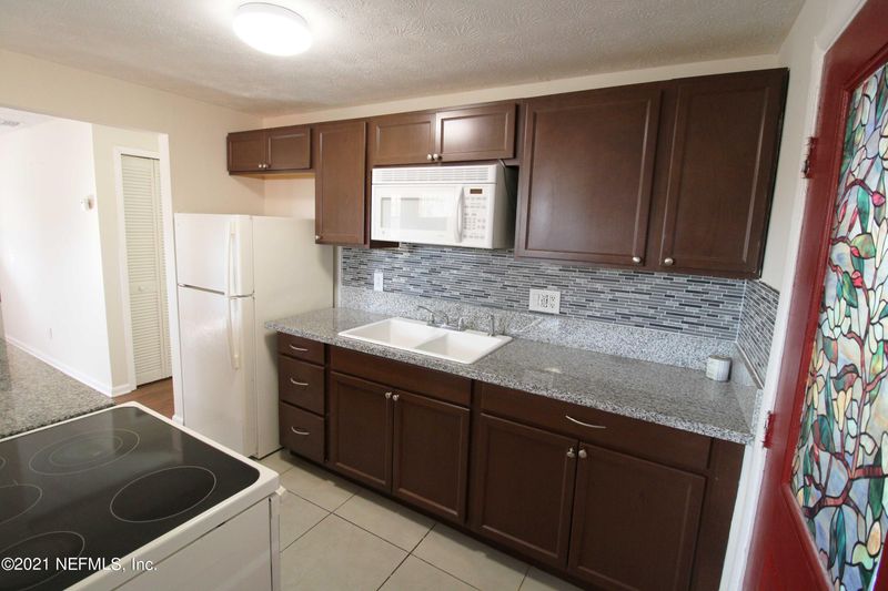915 Westgate Dr, Jacksonville, FL 32221