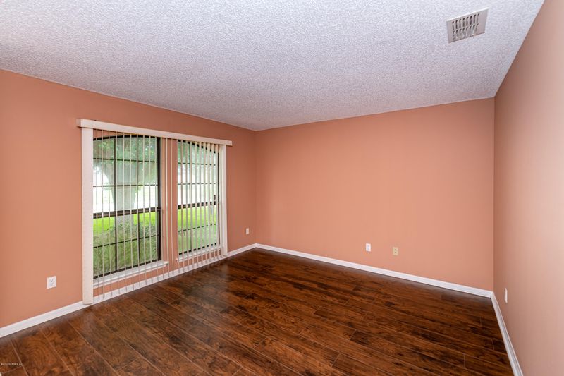 916 Fox Chapel Ln, Jacksonville, FL 32221