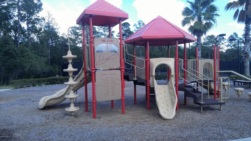 917 Raindrop Ln, Middleburg, FL 32068