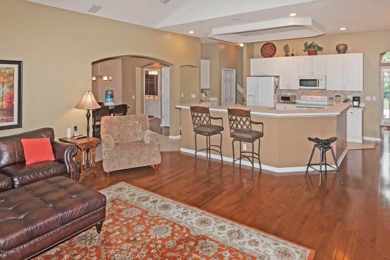 9183 Starpass Dr, Jacksonville, FL 32256