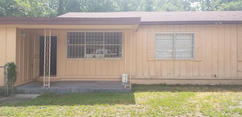 919 Cahoon Rd S, Jacksonville, FL 32221
