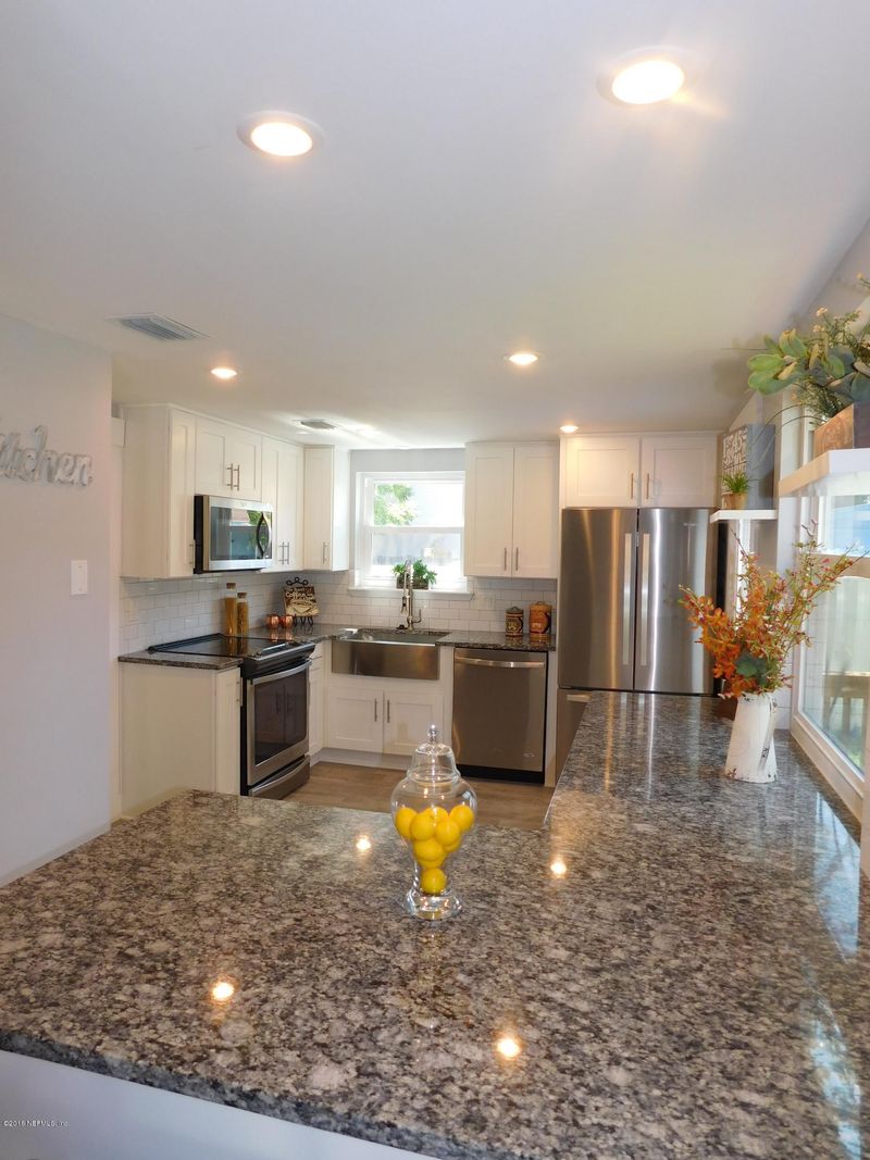 920 Penman Rd, Jacksonville Beach, FL 32250
