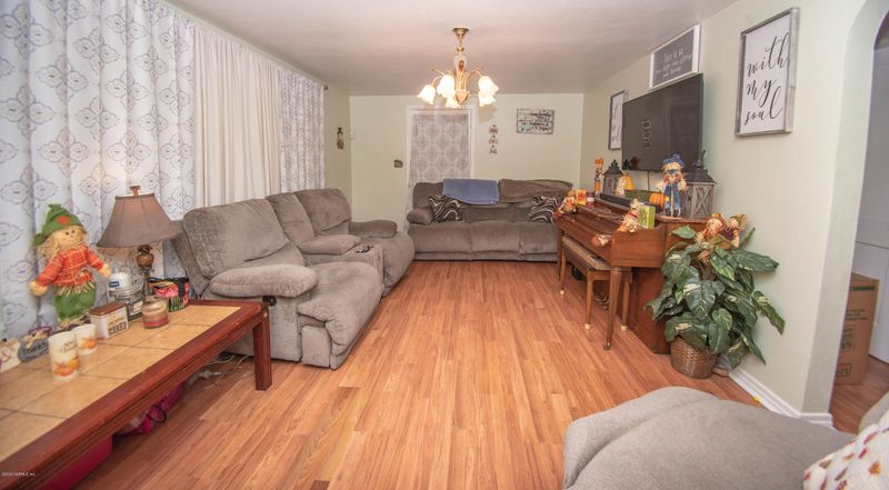 9201 Ridge Blvd, Jacksonville, FL 32208