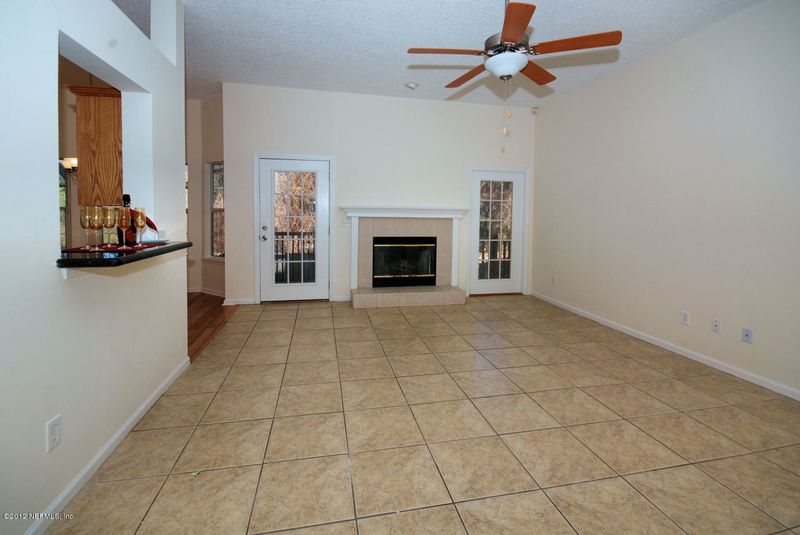 9207 Dale View Ln W, Jacksonville, FL 32225