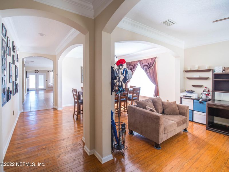 921 Briarcreek Rd, Jacksonville, FL 32225