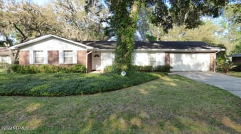 921 Grape Ln, Jacksonville, FL 32259